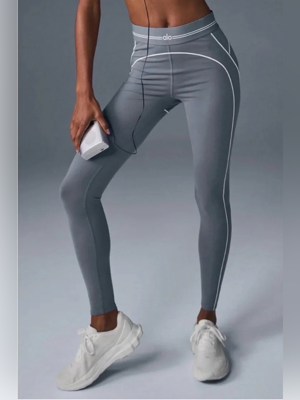 Alo Yoga Airbrush Heart Throb Leggings - Steel Grey/White
